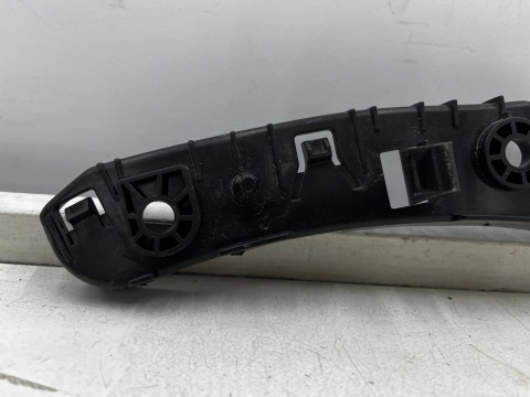 Ślizg Citroen C4 3 III 20r.- prawe przednie mocowanie uchwyt zderzaka 9830712980