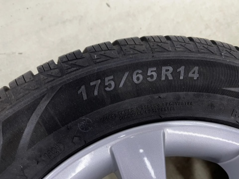 Felgi aluminiowe VW up! Skoda Citigo Seat Mii 5jx14 ET35 4x100 felgi r14 cali KOMPLET opony wielosezonowe 175/65/14