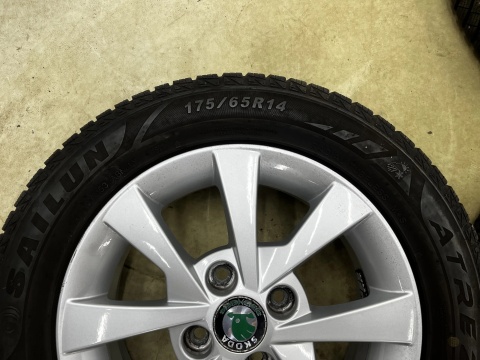 Felgi aluminiowe VW up! Skoda Citigo Seat Mii 5jx14 ET35 4x100 felgi r14 cali KOMPLET opony wielosezonowe 175/65/14