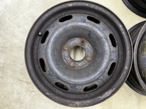 Felgi stalowe Citroen C2 C3 C4 Peugeot 1007 206 307 02-10r. felgi r15 cali 6jx15 ET27 4x108 Komplet