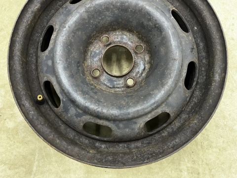 Felgi stalowe Citroen C2 C3 C4 Peugeot 1007 206 307 02-10r. felgi r15 cali 6jx15 ET27 4x108 Komplet