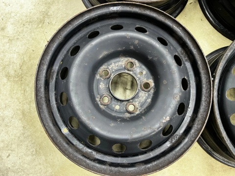 Felgi stalowe Hyundai ix20 Kia Venga 10-19r. 6jx15 ET48 5x114.3 felgi r15 cali Komplet oryginalne 52910-1k000