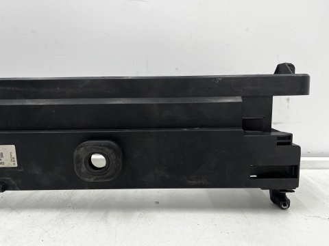 Mocowanie chłodnicy BMW F10 F11 F12 F13 F01 F02 F06 F07 18r- górna pokrywa panel chłodnic pasa przedniego Oryginalne 7804618
