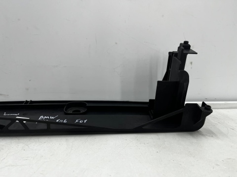 Mocowanie chłodnicy BMW F10 F11 F12 F13 F01 F02 F06 F07 18r- górna pokrywa panel chłodnic pasa przedniego Oryginalne 7804618