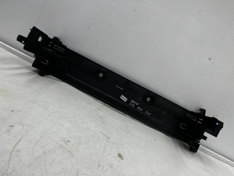 Mocowanie chłodnicy BMW F10 F11 F12 F13 F01 F02 F06 F07 18r- górna pokrywa panel chłodnic pasa przedniego Oryginalne 7804618