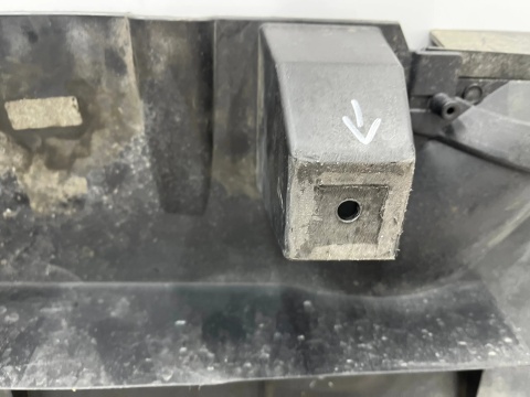Osłona pod zderzak Citroen C4 III 20r.- przednia płyta dolna podwozia pod silnik 9834979980