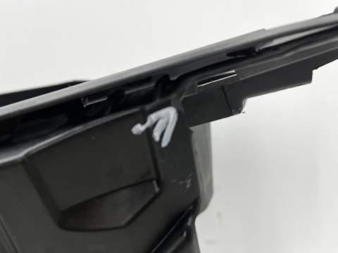 Pas przedni Citroen C4 Picasso II SpaceTourer 13-19r. wzmocnienie górne mocowanie atrapy osłona pasa plastikowa 9676051877