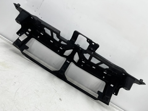 Pas przedni Citroen C4 Picasso II SpaceTourer 13-19r. wzmocnienie górne mocowanie atrapy osłona pasa plastikowa 9676051877