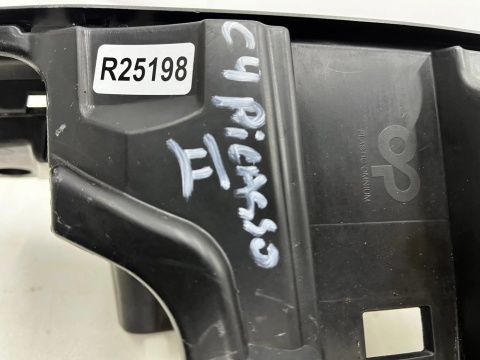 Pas przedni Citroen C4 Picasso II SpaceTourer 13-19r. wzmocnienie górne mocowanie atrapy osłona pasa plastikowa 9676051877