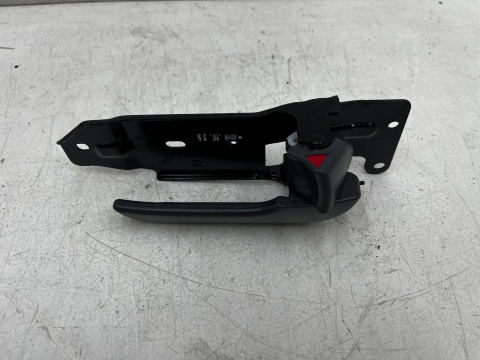 Klamka Kia Bongo K2500 K2700 K3000 3 III 04r.- prawa przednia wewnętrzna rączka 826204e000gw