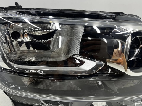 Lampa reflektor Citroen Berlingo III IV 18-23r PRAWA przednia EU 9816824780