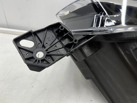 Lampa reflektor Citroen Berlingo III IV 18-23r PRAWA przednia EU 9816824780
