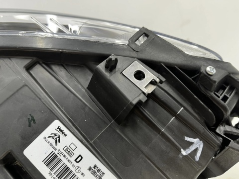 Lampa reflektor Citroen Berlingo III IV 18-23r PRAWA przednia EU 9816824780