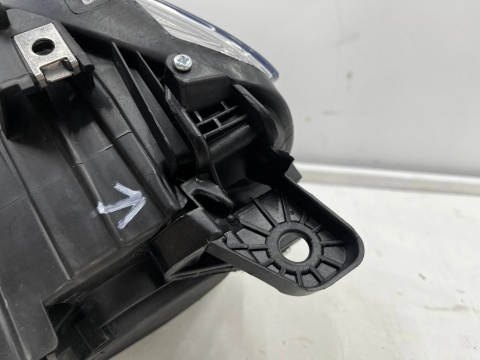 Lampa reflektor Citroen Berlingo III IV 18-23r PRAWA przednia EU 9816824780