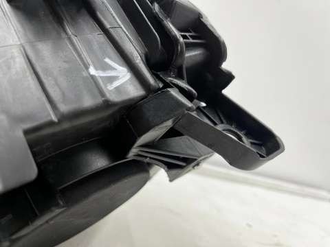 Lampa reflektor Citroen Berlingo III IV 18-23r PRAWA przednia EU 9816824780