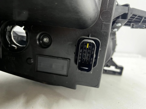 Lampa reflektor Toyota ProAce Expert Jumpy Scudo Ulysse Vivaro C Life 23r.- LIFT EU lewa przednia Europa 9847198380