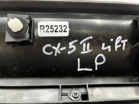 Listwa Mazda CX-5 II KP LIFT 21-25r. lewa przednia dolna nakładka drzwi lewy przód kpf151rb0