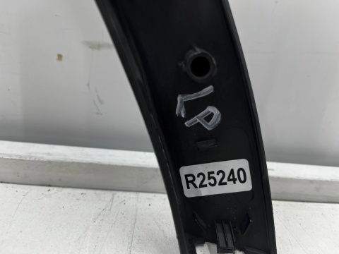 Listwa Range Rover Evoque I 11-18r. lewy przedni rant nadkola błotnika nakładka struktura lewy przód bj32-16a075-ac
