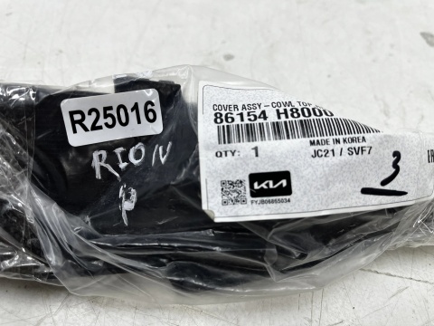 Podszybie Kia Rio 4 IV 17-24r. prawa zaślepka błotnika listewka szyby 86154h8000