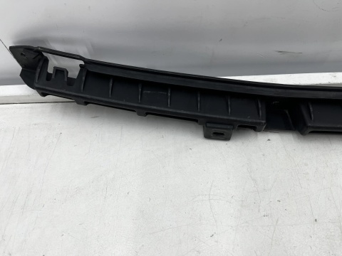 Ślizg Opel Meriva B 10-17r. tylne środkowe mocowanie zderzaka wspornik uchwyt tył ORYGINALNY 13268261