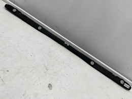 Ślizg Opel Zafira B 05-14r. tylne środkowe mocowanie zderzaka wspornik uchwyt tył ORYGINALNY 13157605