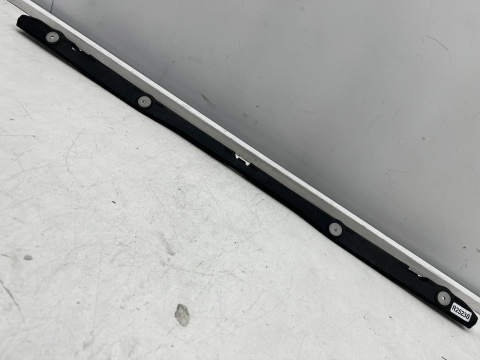 Ślizg Opel Zafira B 05-14r. tylne środkowe mocowanie zderzaka wspornik uchwyt tył ORYGINALNY 13157605