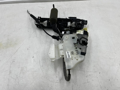 Zamek drzwi Mercede CLS W218 C218 10-18r. prawy przedni zamek drzwi 4 pin a2047203035