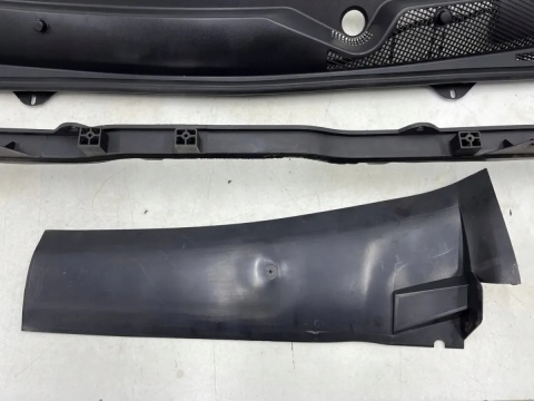 Podszybie Opel Insignia A 08-11r. górne listwa uszczelka KOMPLET Europa