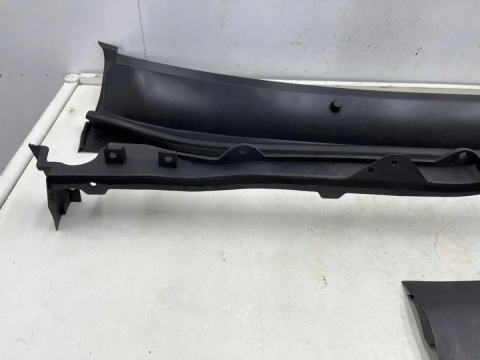 Podszybie Opel Insignia A 08-11r. górne listwa uszczelka KOMPLET Europa
