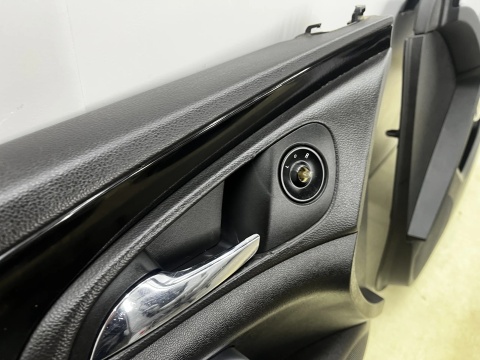 Tapicerka Opel Insignia A 08-17r. kombi boczki drzwi KOMPLET prawy lewy tył przód
