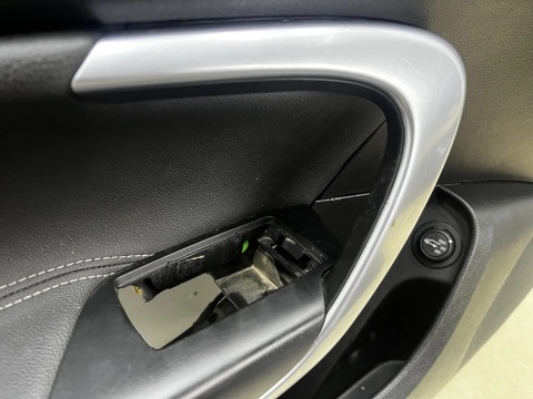 Tapicerka Opel Insignia A 08-17r. kombi boczki drzwi KOMPLET prawy lewy tył przód