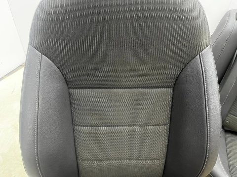 Fotele Opel Insignia A Kombi 08-17r. półskóra manualne EUROPA