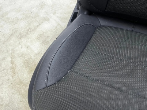 Fotele Opel Insignia A Kombi 08-17r. półskóra manualne EUROPA