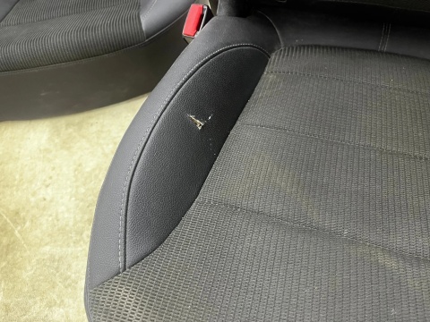 Fotele Opel Insignia A Kombi 08-17r. półskóra manualne EUROPA