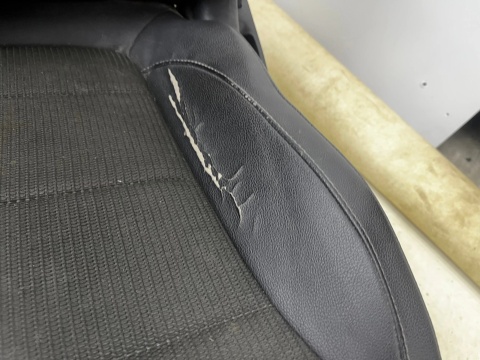 Fotele Opel Insignia A Kombi 08-17r. półskóra manualne EUROPA