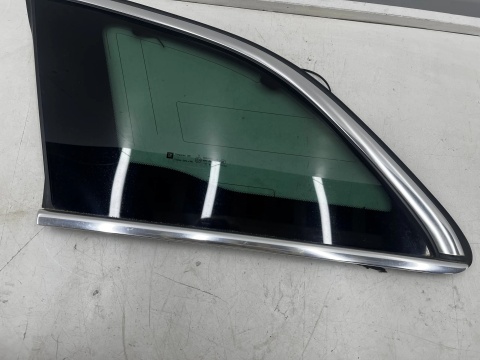 Szyba boczna Opel Insignia A 08-17r. kombi prawy tylny trójkąt karoseryjna 13237826