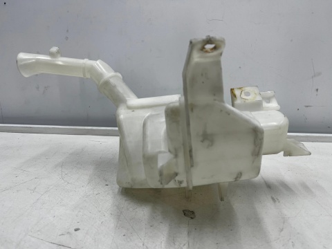 Zbiorniczek spryskiwaczy Mazda 3 II BL 08-13r. zbiornik na płyn do szyby przedniej bez pompek bbm467480