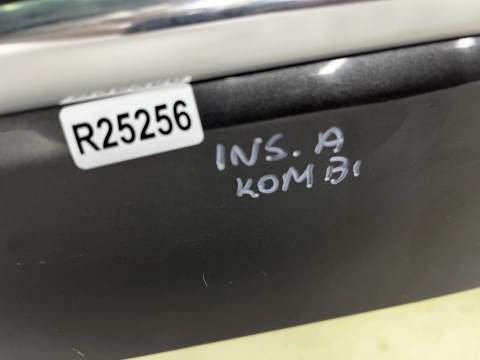 Drzwi Opel Insignia A I 08-17r. Kombi lewe tylne lewy tył Z177