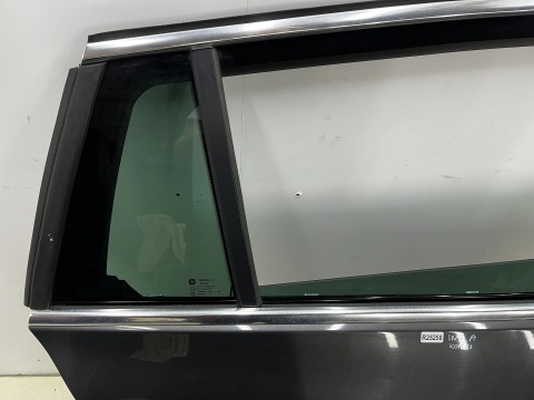 Drzwi Opel Insignia A I 08-17r. Kombi prawe tylne prawy tył Z177