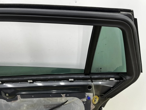 Drzwi Opel Insignia A I 08-17r. Kombi prawe tylne prawy tył Z177