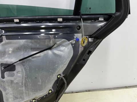 Drzwi Opel Insignia A I 08-17r. Kombi prawe tylne prawy tył Z177