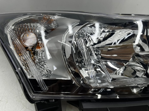 Lampa reflektor Chevrolet Cruze I 1 j300 09-12r. NOWA prawa przednia oryginał Europa prawy przód 95137776