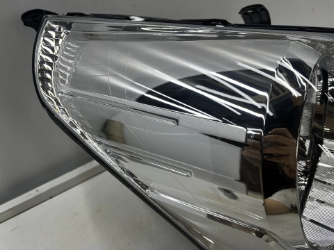 Lampa reflektor Toyota Verso 09-13r. NOWA prawa przednie oryginał KSENON Europa prawy przód 81140-0f101