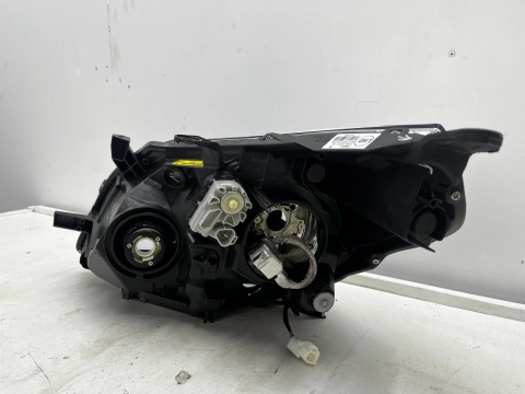 Lampa reflektor Toyota Verso 09-13r. NOWA prawa przednie oryginał KSENON Europa prawy przód 81140-0f101
