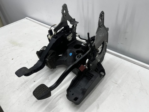 Pedał Hamulca Opel Insignia A 08-13r. pedał hamulca sprzęgła KOMPLET EUROPA 13228166