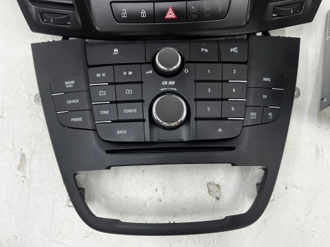 Radio Opel Insignia A tuner CD 300 fabryczny czytnik panel wyświetlacz