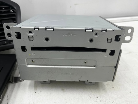 Radio Opel Insignia A tuner CD 300 fabryczny czytnik panel wyświetlacz