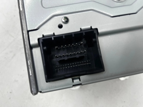Radio Opel Insignia A tuner CD 300 fabryczny czytnik panel wyświetlacz