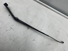 Ramię wycieraczki Opel Insignia A 08-17r. prawa strona pasażera prawy przód 13227399