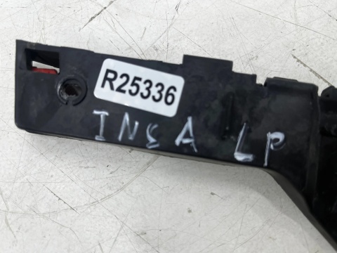 Ślizg Opel Insignia A 08-17r. mocowanie zderzaka wspornik lewe przednie błotnika 13238443
